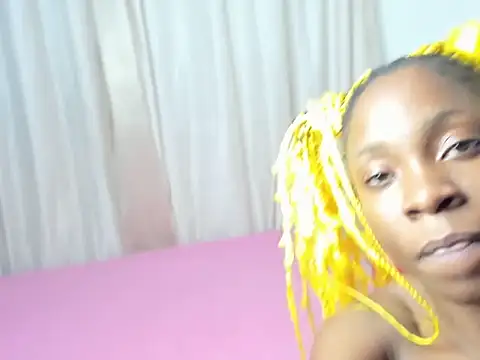 Snapshot of pixie_tease chatting on 05-19-26, 04:35 pixie tease online show from 05-19-26, 04:35