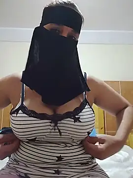 Snapshot of Laty_123 chatting on 06-11-26, 05:55 Laty 123 online show from 06-11-26, 05:55