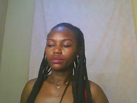 Snapshot of lunahit chatting on 06-28-26, 03:56 lunahit online show from 06-28-26, 03:56