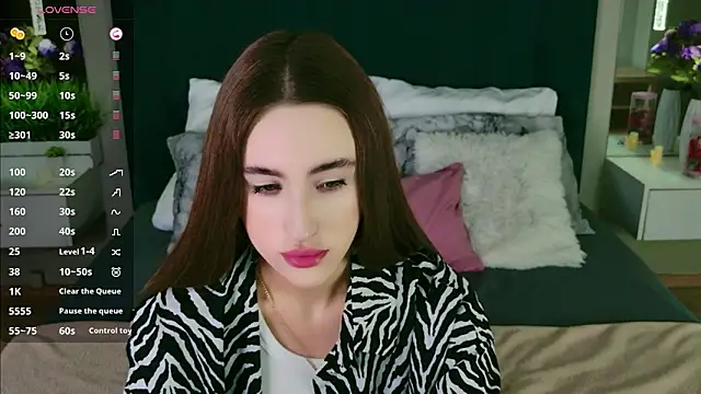 MadisonRen online show from 06-10-26, 10:03