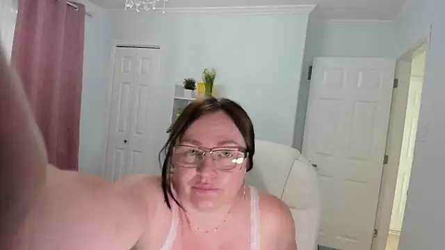 Vika73 online show from 02-14-25, 09:21