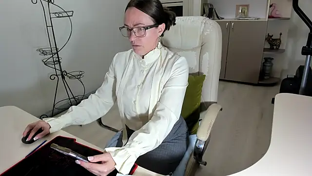 Vika73 online show from 11-14-25, 04:17