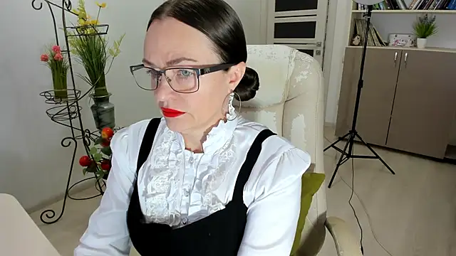 Vika73 online show from 11-29-25, 07:22