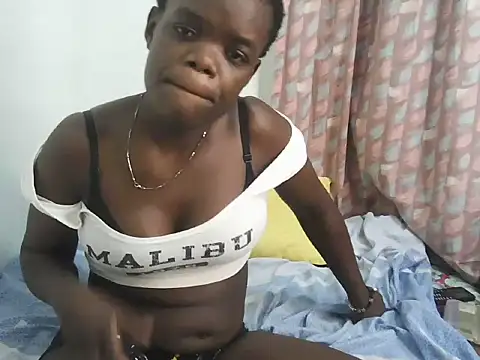 Snapshot of mindnightsnack chatting on 06-12-26, 09:35 mindnightsnack online show from 06-12-26, 09:35