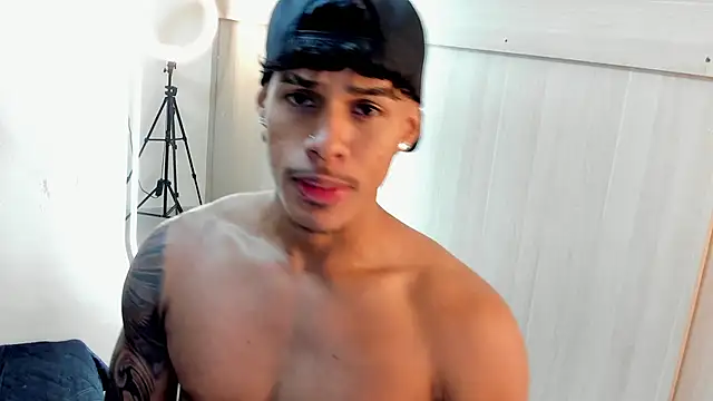 Snapshot of Joao_da_silva19 chatting on 06-14-26, 03:14 Joao da silva19 online show from 06-14-26, 03:14