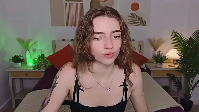 Snapshot of TayloryStar chatting on 07-02-26, 08:09 TayloryStar online show from 07-02-26, 08:09