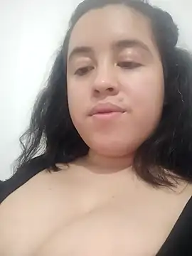 nia taylorX online show from 06-15-26, 04:47