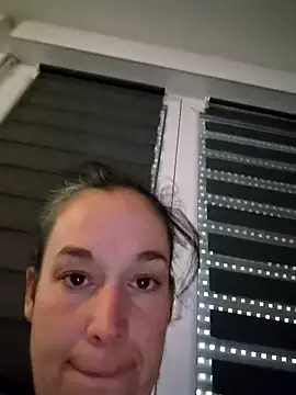 Snapshot of adelinegirly chatting on 06-16-26, 04:59 adelinegirly online show from 06-16-26, 04:59