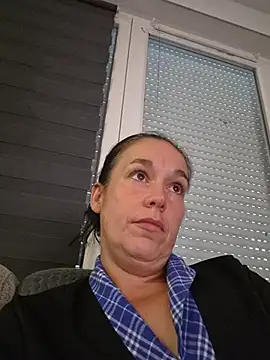 Snapshot of adelinegirly chatting on 07-17-26, 06:13 adelinegirly online show from 07-17-26, 06:13