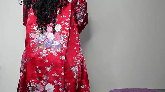 Snapshot of Real_Slim_Thick chatting on 06-03-26, 07:19 Real Slim Thick online show from 06-03-26, 07:19
