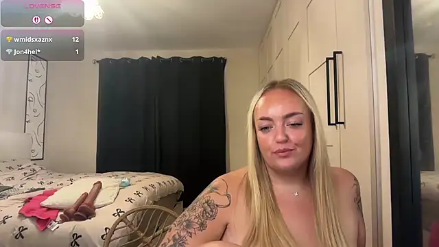 CurvyWetWife online show from 07-07-26, 08:29