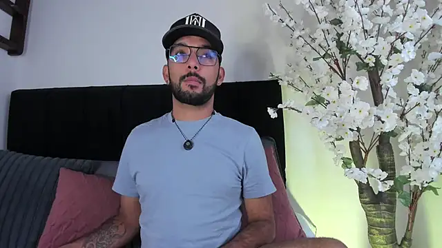 Paulo Dasilva  online show from 05-29-26, 03:43