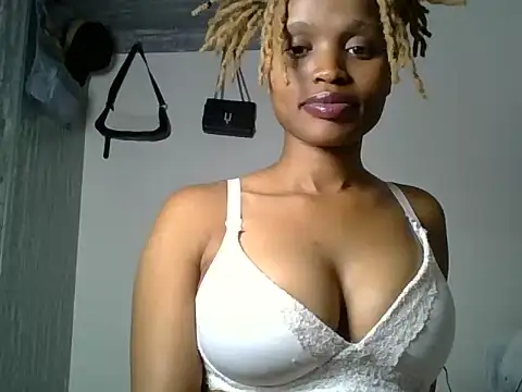 Snapshot of Tempting_Ebony chatting on 06-01-26, 01:57 Tempting Ebony online show from 06-01-26, 01:57