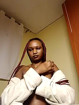 Snapshot of Sugarpie_ chatting on 06-17-26, 02:47 Sugarpie online show from 06-17-26, 02:47