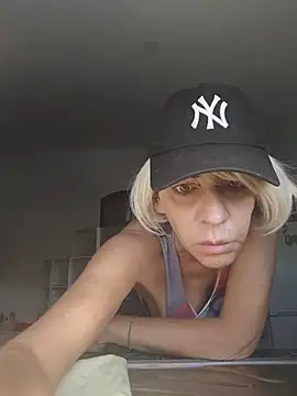 MartinaX X online show from 05-18-26, 08:42