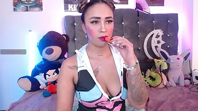 Snapshot of lunabritton chatting on 07-18-26, 03:54 lunabritton online show from 07-18-26, 03:54