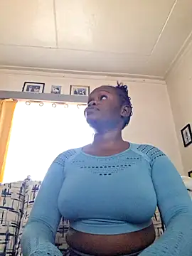 Snapshot of PinkyMonique chatting on 05-18-26, 06:19 PinkyMonique online show from 05-18-26, 06:19