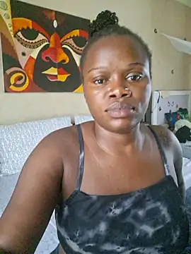 Snapshot of PinkyMonique chatting on 05-19-26, 12:22 PinkyMonique online show from 05-19-26, 12:22