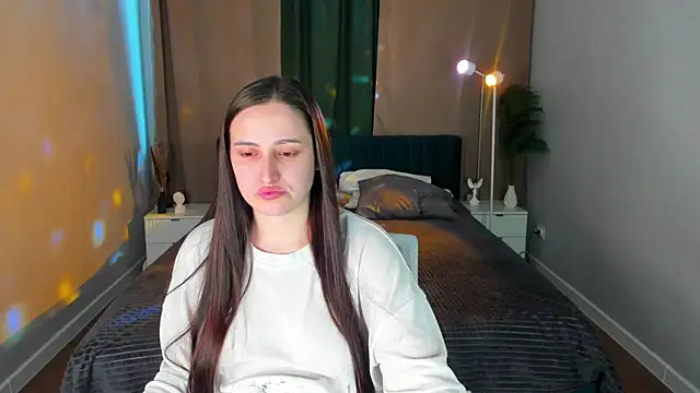 Elizabet Colllins online show from 06-27-26, 01:10