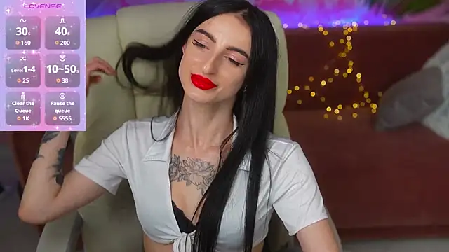 EmilyyMoon online show from 06-19-26, 01:15