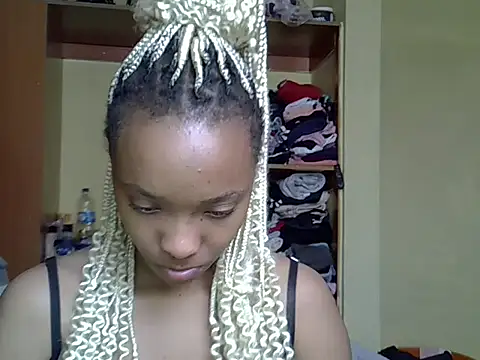 pretty jazminee1 online show from 05-19-26, 07:15