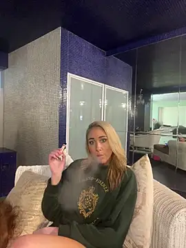 MirrorMia online show from 05-19-26, 10:43