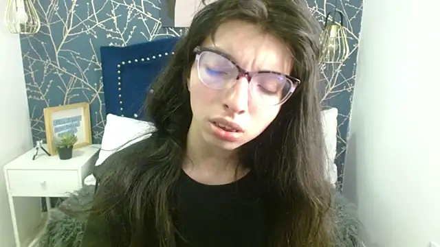 Snapshot of Allyshon_ chatting on 05-23-26, 07:51 Allyshon online show from 05-23-26, 07:51