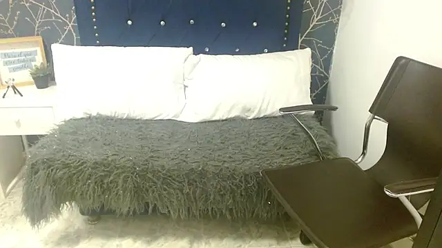 Snapshot of Allyshon_ chatting on 05-27-26, 01:57 Allyshon online show from 05-27-26, 01:57