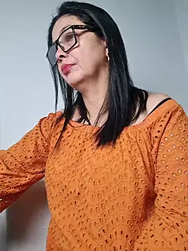 Snapshot of Scarlett_Valnyx chatting on 06-02-26, 03:03 Scarlett Valnyx online show from 06-02-26, 03:03
