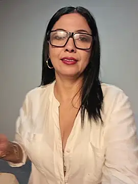 Snapshot of Scarlett_Valnyx chatting on 06-19-26, 12:42 Scarlett Valnyx online show from 06-19-26, 12:42