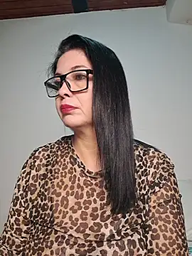 Snapshot of Scarlett_Valnyx chatting on 06-27-26, 01:39 Scarlett Valnyx online show from 06-27-26, 01:39