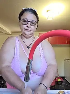 Snapshot of Diana_Diafan chatting on 06-15-26, 06:04 Diana Diafan online show from 06-15-26, 06:04