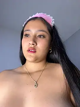 Snapshot of amara_huxly chatting on 07-03-26, 07:53 amara huxly online show from 07-03-26, 07:53