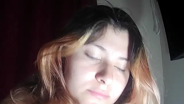 Snapshot of StarElii chatting on 06-21-26, 03:20 StarElii online show from 06-21-26, 03:20