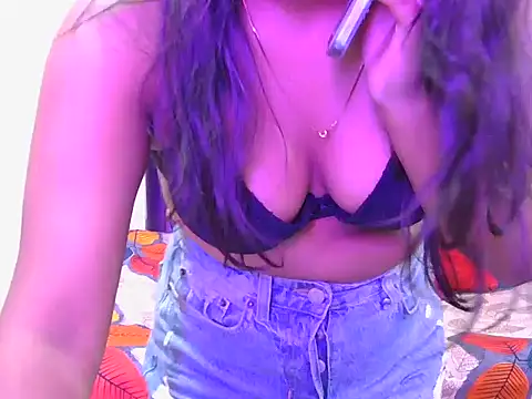 Snapshot of Itz-jasleen chatting on 06-01-26, 04:36 Itz-jasleen online show from 06-01-26, 04:36