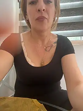 Hot-Milf4U online show from 06-23-26, 11:30