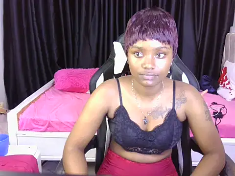 Queen lyla01 online show from 05-21-26, 04:14