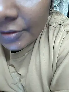 Snapshot of Yazhi_THUG_DeSi chatting on 05-19-26, 01:28 Yazhi THUG DeSi online show from 05-19-26, 01:28
