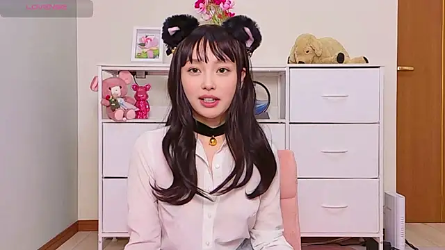 Snapshot of Nekopi_222 chatting on 06-15-26, 02:47 Nekopi 222 online show from 06-15-26, 02:47
