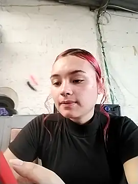 Snapshot of Arianna_01 chatting on 05-20-26, 03:29 Arianna 01 online show from 05-20-26, 03:29