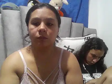 Snapshot of Amber_rose17 chatting on 06-07-26, 02:59 Amber rose17 online show from 06-07-26, 02:59