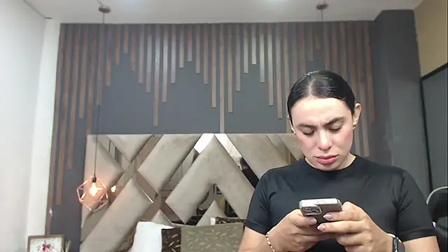 Snapshot of MartinaaFit chatting on 05-29-26, 12:03 MartinaaFit online show from 05-29-26, 12:03