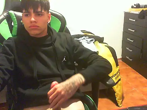 youngdick18arg online show from 05-19-26, 09:43