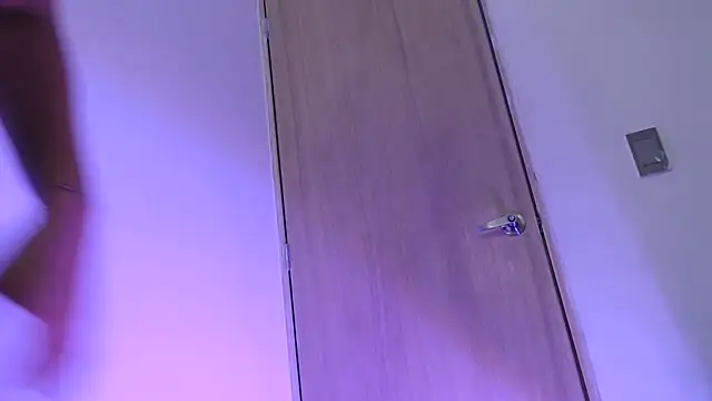 Snapshot of Abby_hernandez chatting on 06-18-26, 01:50 Abby hernandez online show from 06-18-26, 01:50