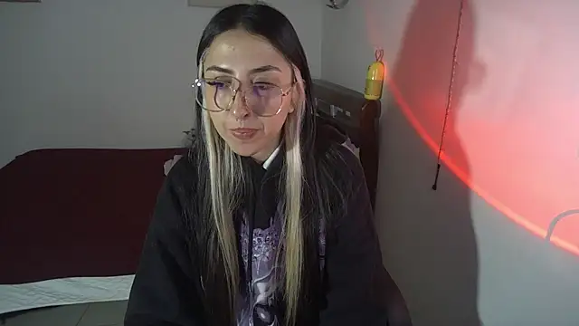 Frida nymph online show from 06-12-26, 06:12