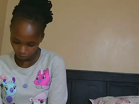 Petitemissy online show from 05-21-26, 06:15