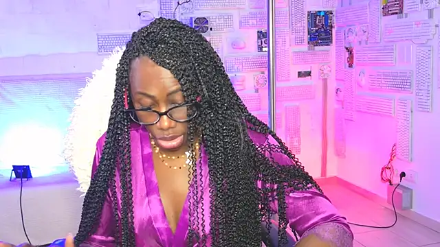 naomicampbi online show from 05-22-26, 08:42