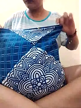 Snapshot of Naughty_ayesha09 chatting on 06-10-26, 03:55 Naughty ayesha09 online show from 06-10-26, 03:55