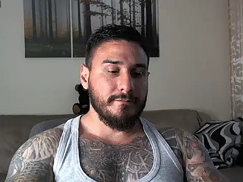 Snapshot of Gymdominus chatting on 05-20-26, 04:02 Gymdominus online show from 05-20-26, 04:02