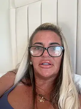 hotmilf66 online show from 06-06-26, 06:34